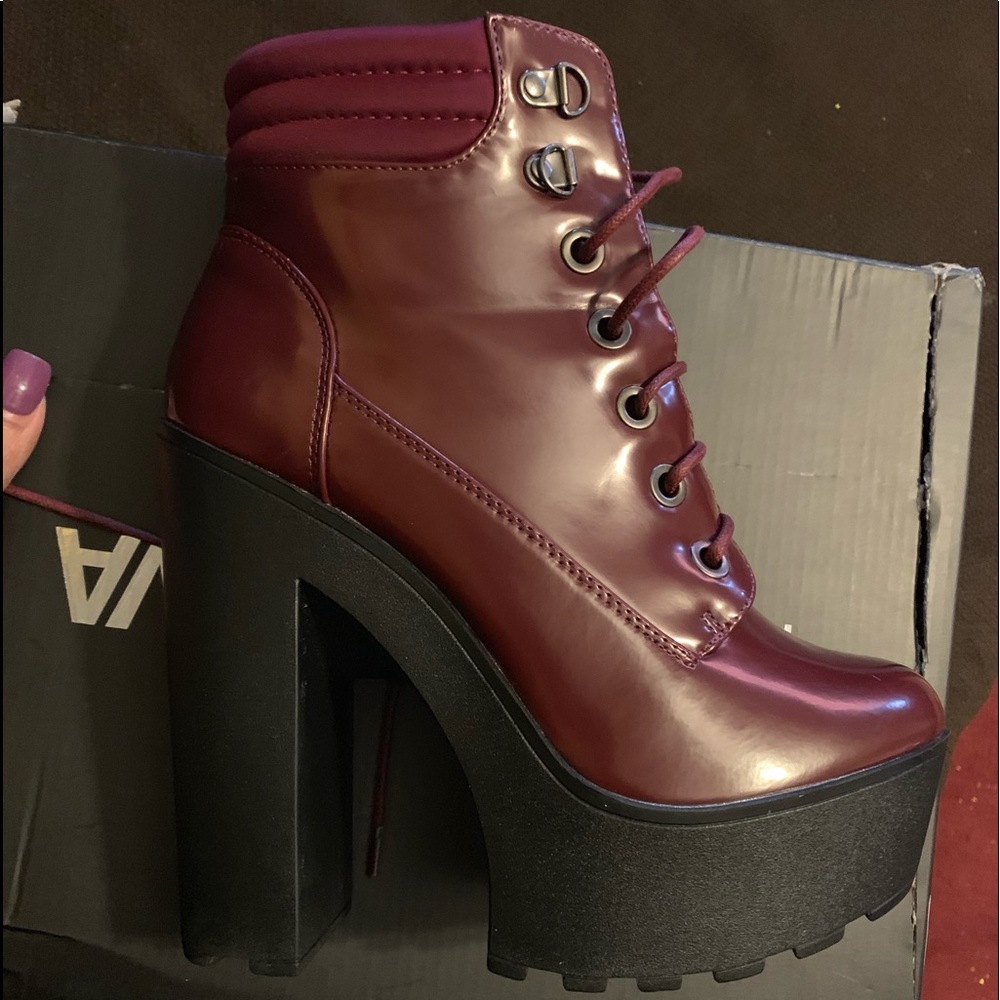 Burgundy bootie